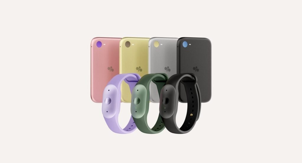 Amazon Bee Frontier wearables and Bee Eclipse magnetic phone attachments in multiple colors